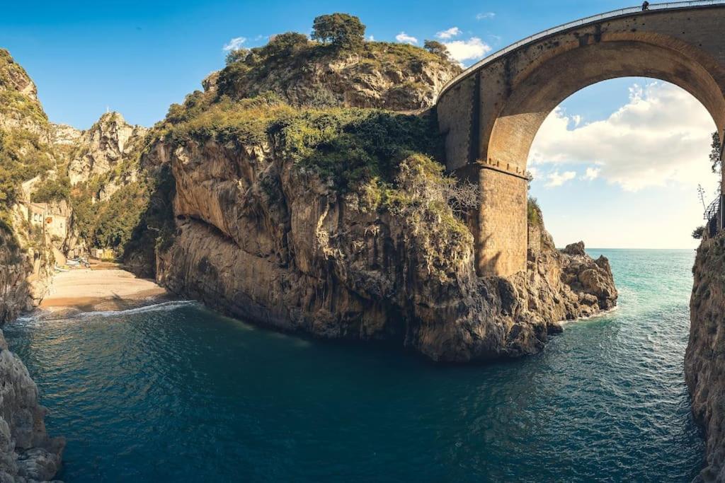 Tenuta Croce Appartamento Karol-Piscina-Vista Mare Salerno Bagian luar foto